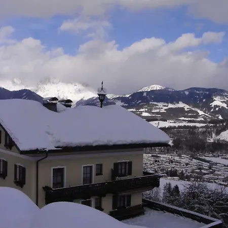 Haus Kleinschoenegg Homestay *